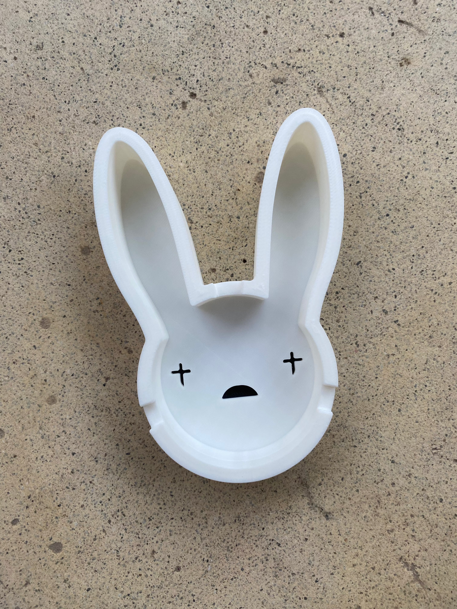 Cenicero Bad Bunny 3